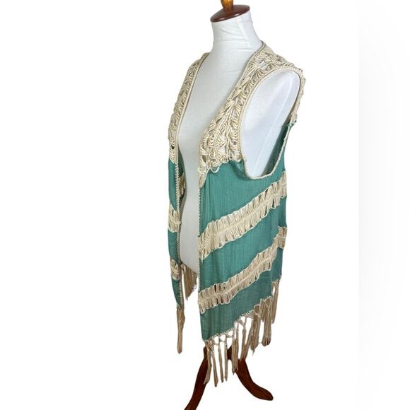Umgee Green and Cream Crochet Fringe Boho Festival Vest / Cover-Up Size M - Picture 4 of 8
